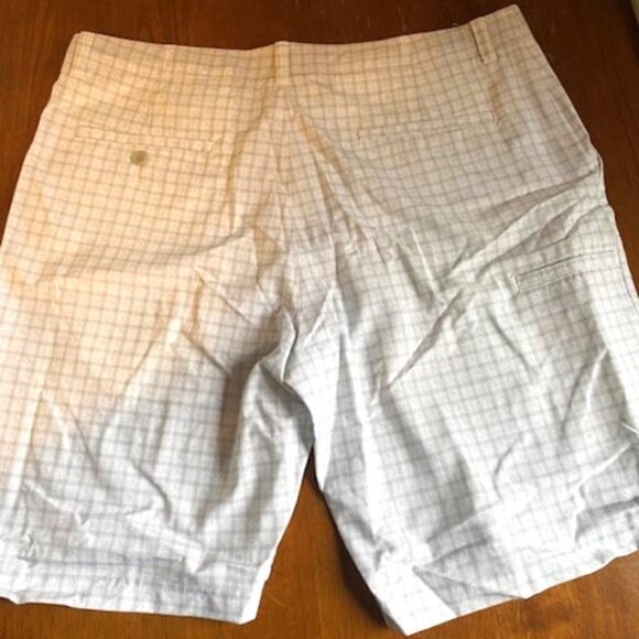 Jack Nicklaus Shorts Men’s 38 Golf White Gray Grid Flat Front Plaid Causal golf - Picture 4 of 8